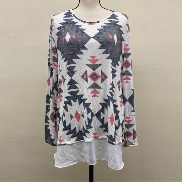 Kela Aztec Print Lightweight Tunic with Chiffon Detail - Picture 3 of 6